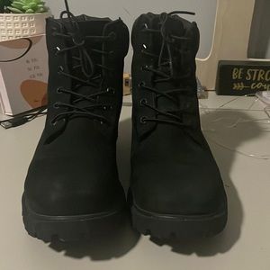 Black timberland boots size 7 in mens